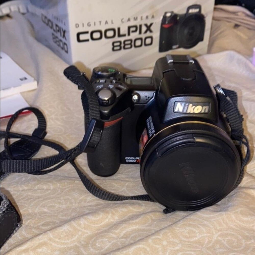 Nikon CoolPix 8800 Camera, Mint condition